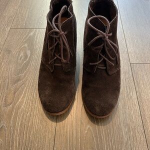 TOMS Suede Lace-Up Heeled Ankle Boots | Dark Brown | Size 9 | GUC